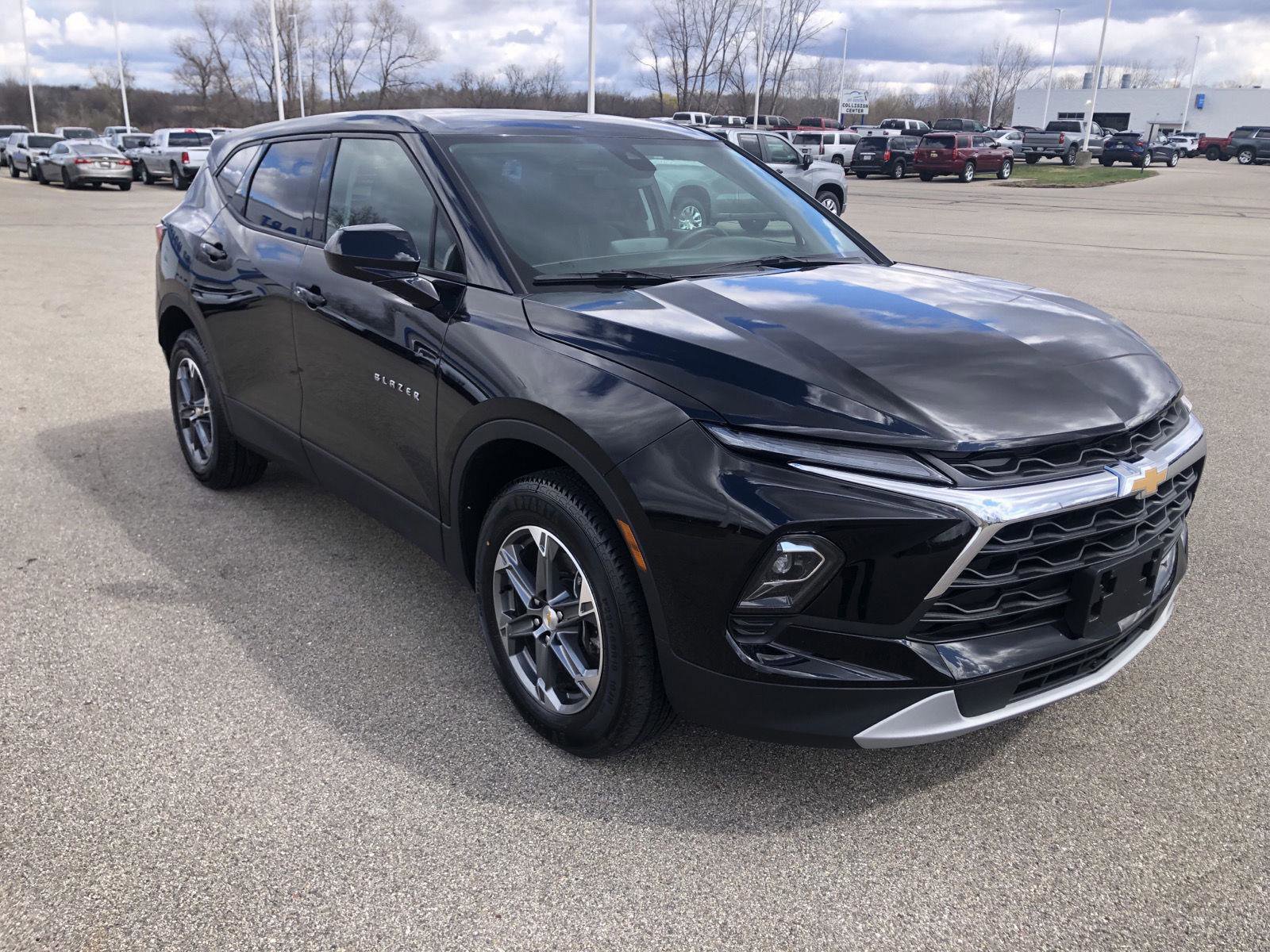 Used 2025 Chevrolet Blazer LT AWD/4WD image 10