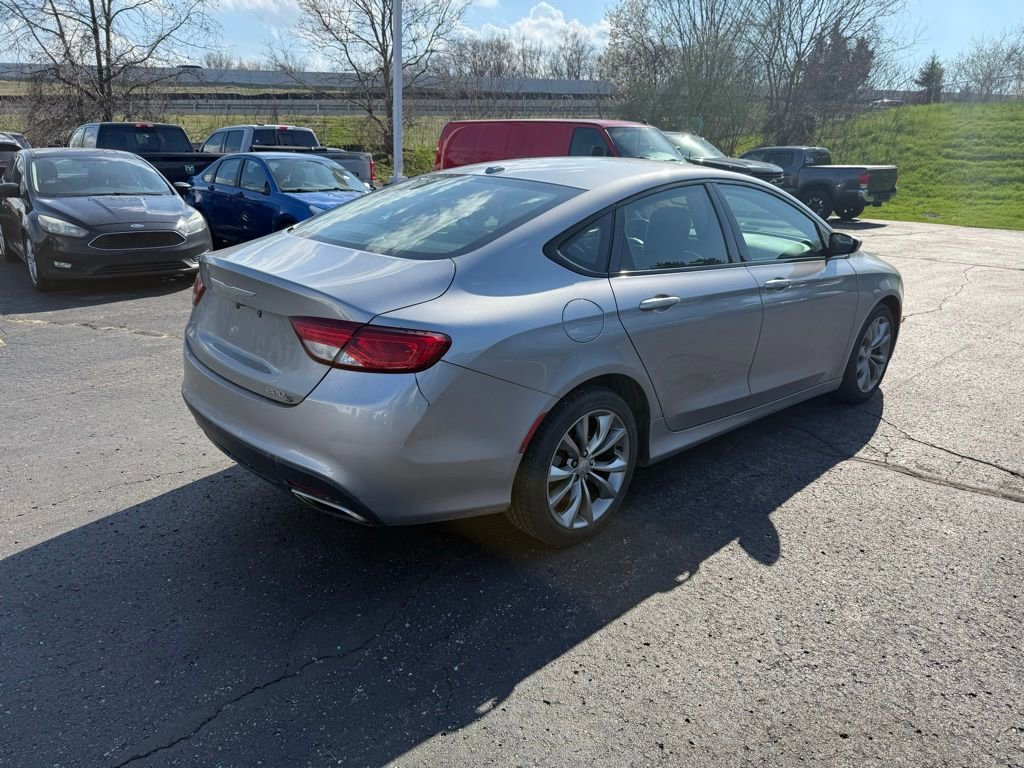 Used 2016 Chrysler 200 S w/ Comfort Group FWD image 3