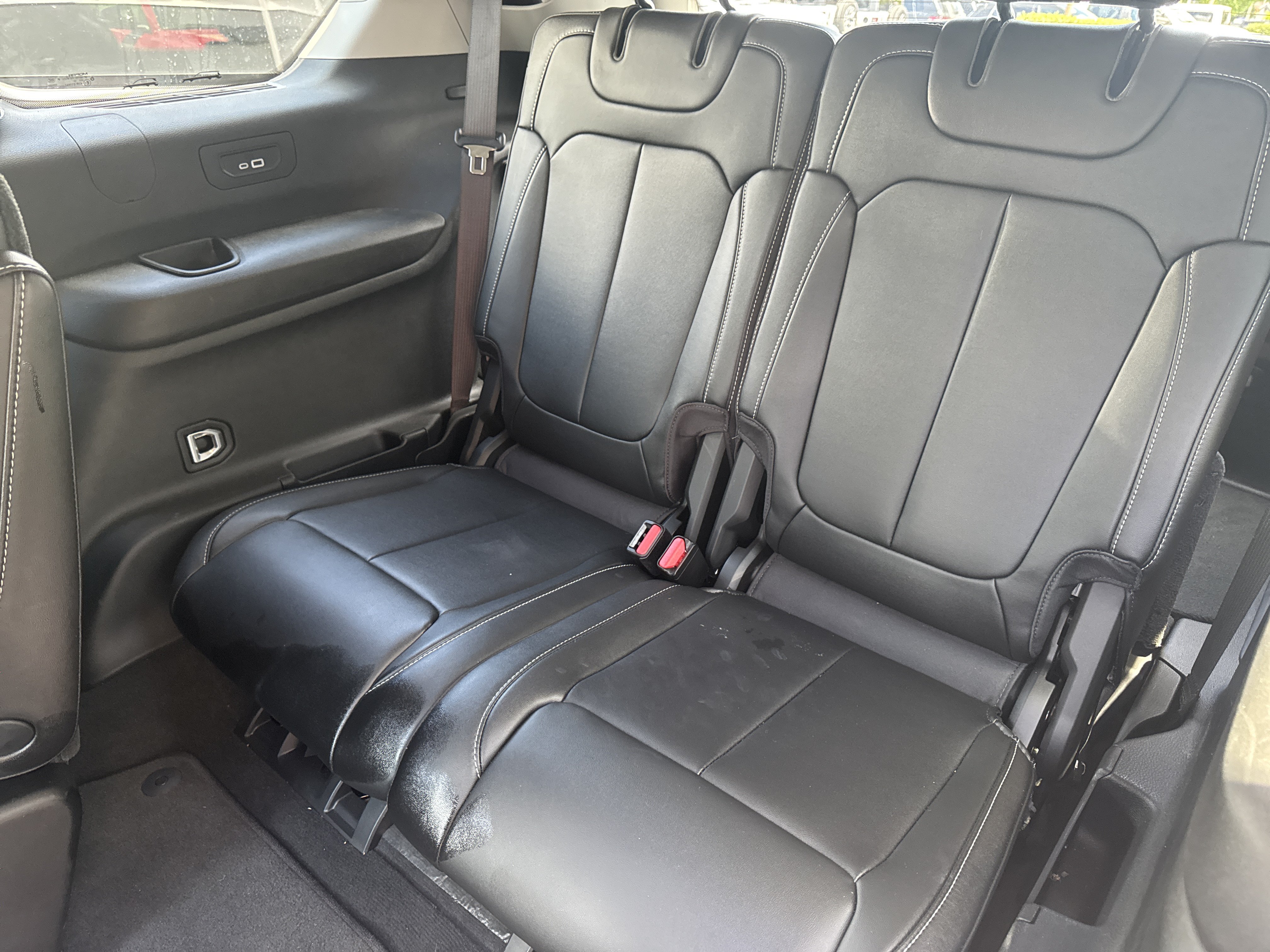 Used 2023 Jeep Grand Cherokee L Limited AWD/4WD image 14