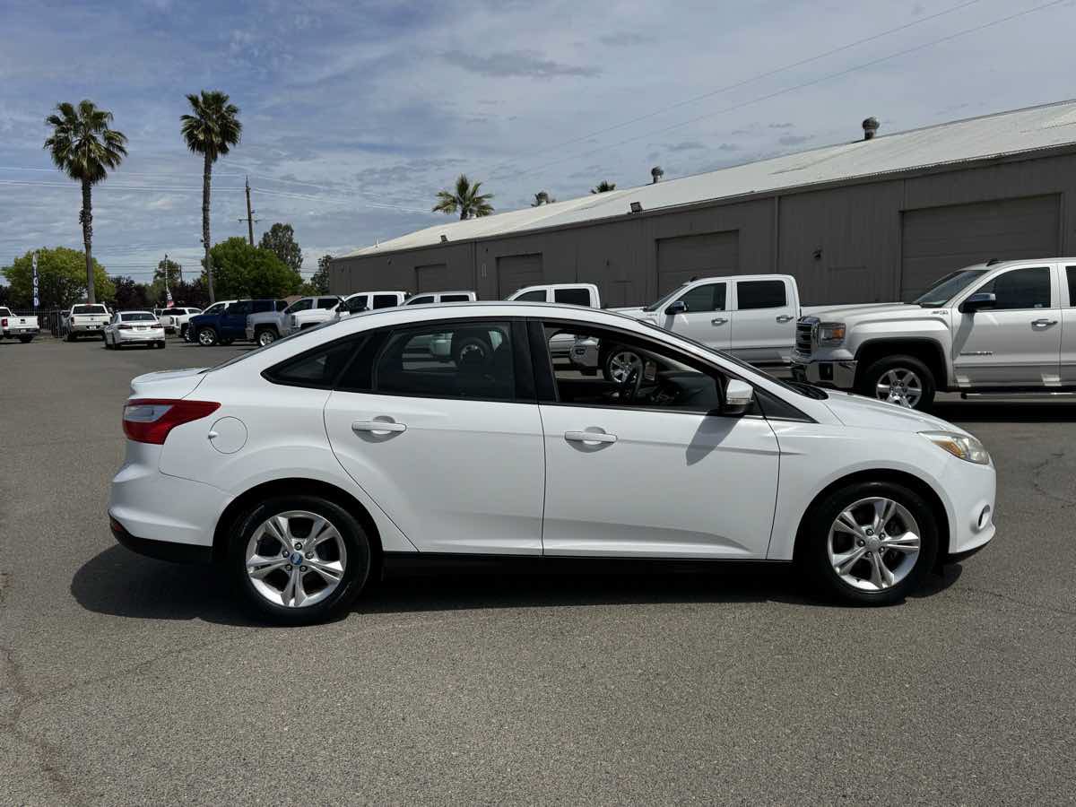 Used 2013 Ford Focus SE FWD image 10