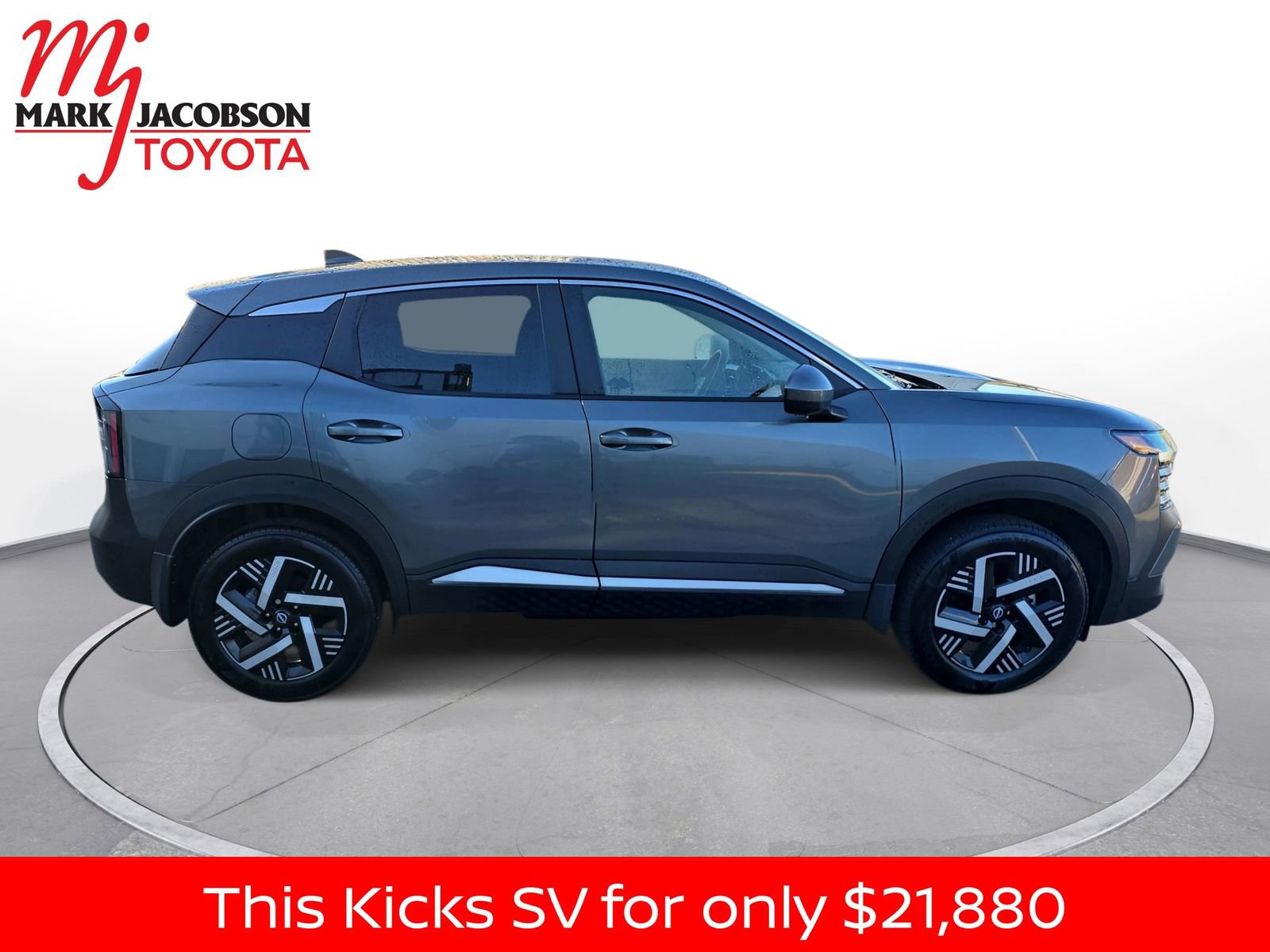 Used 2025 Nissan Kicks SV image 7