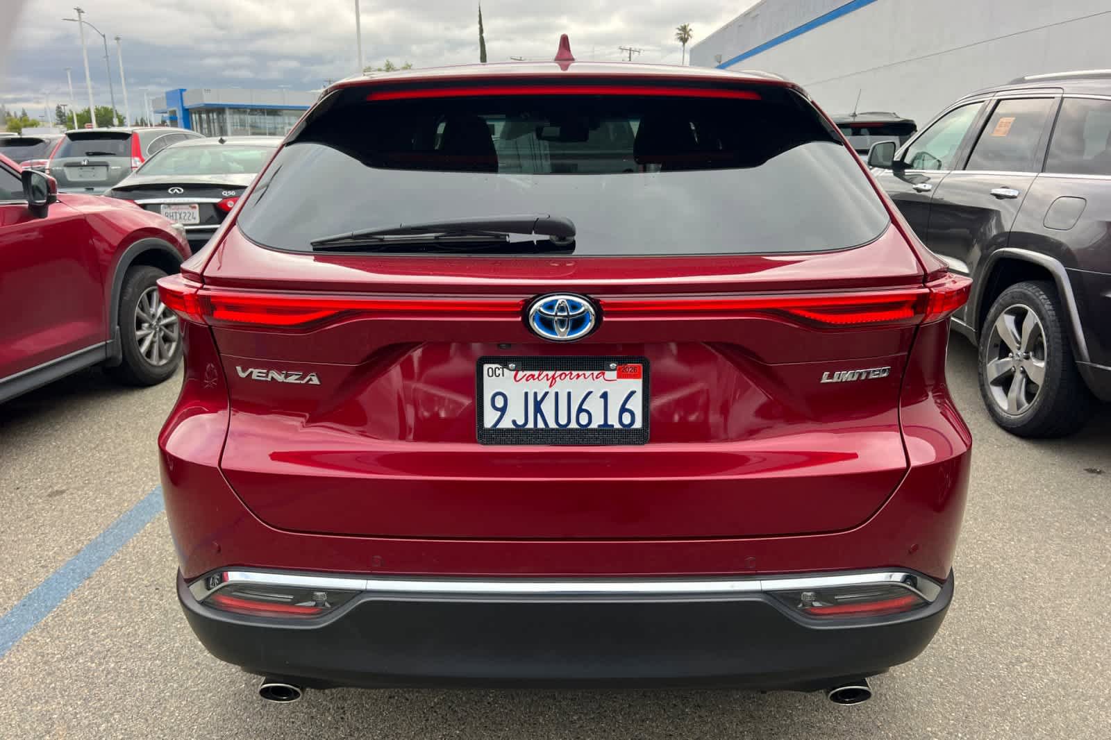 Used 2023 Toyota Venza Limited AWD/4WD image 5