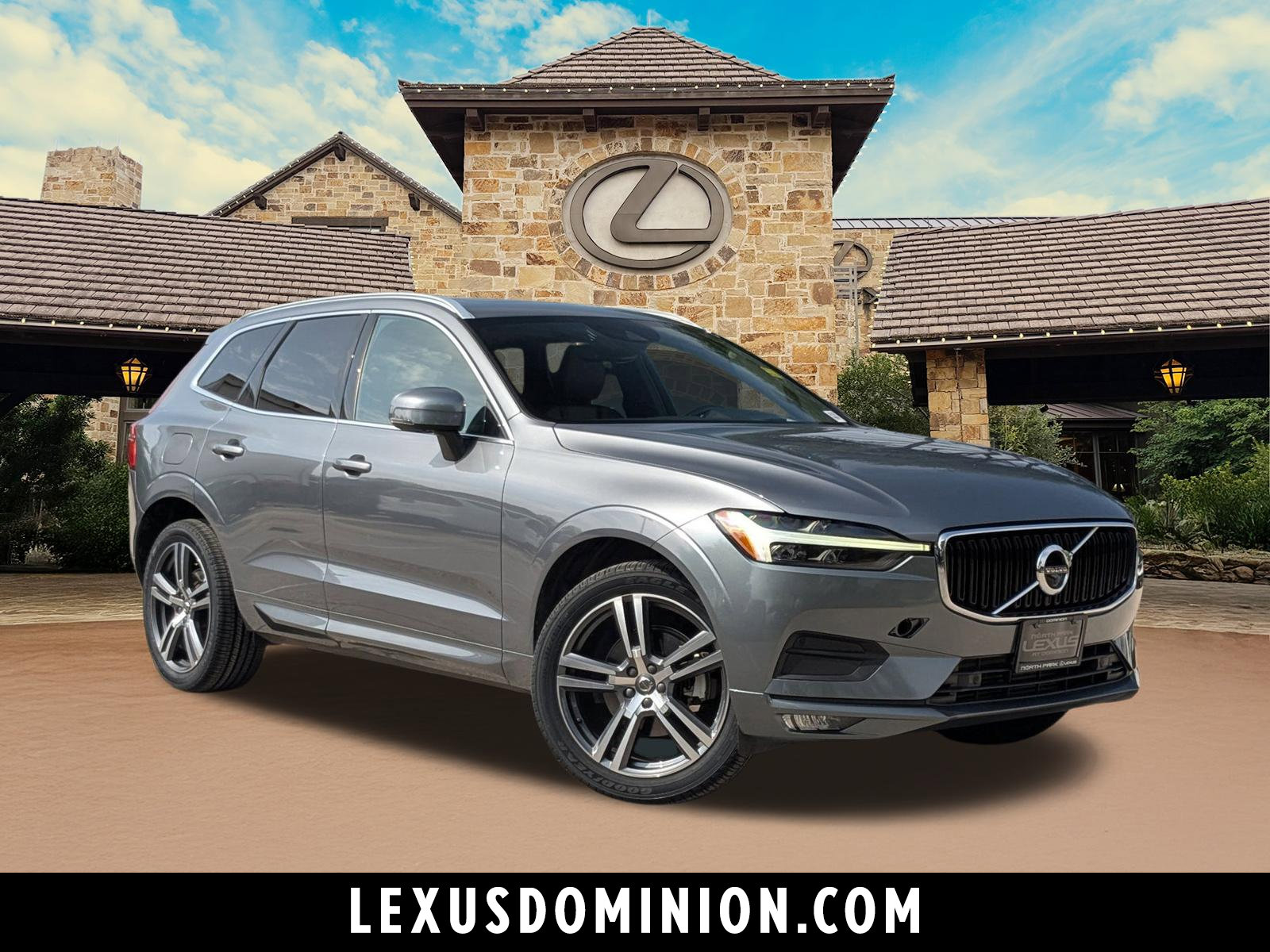 Used 2021 Volvo XC60 T5 Momentum w/ Advanced Package