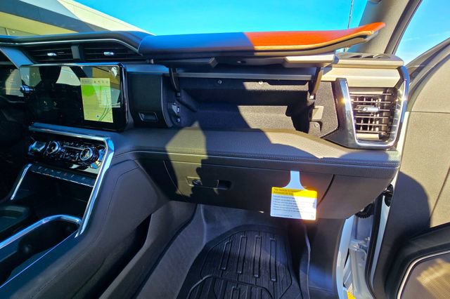 New 2026 GMC Sierra 3500 Denali w/ Denali Reserve Package image 25