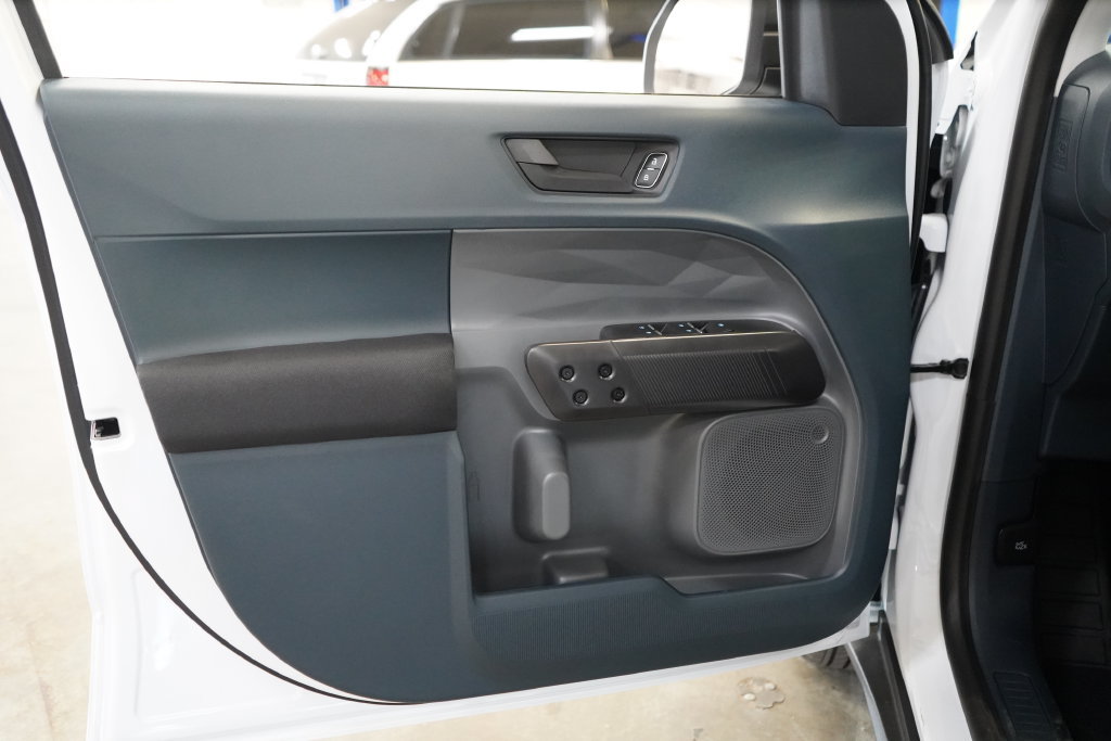 New 2026 Ford Maverick XL FWD image 17