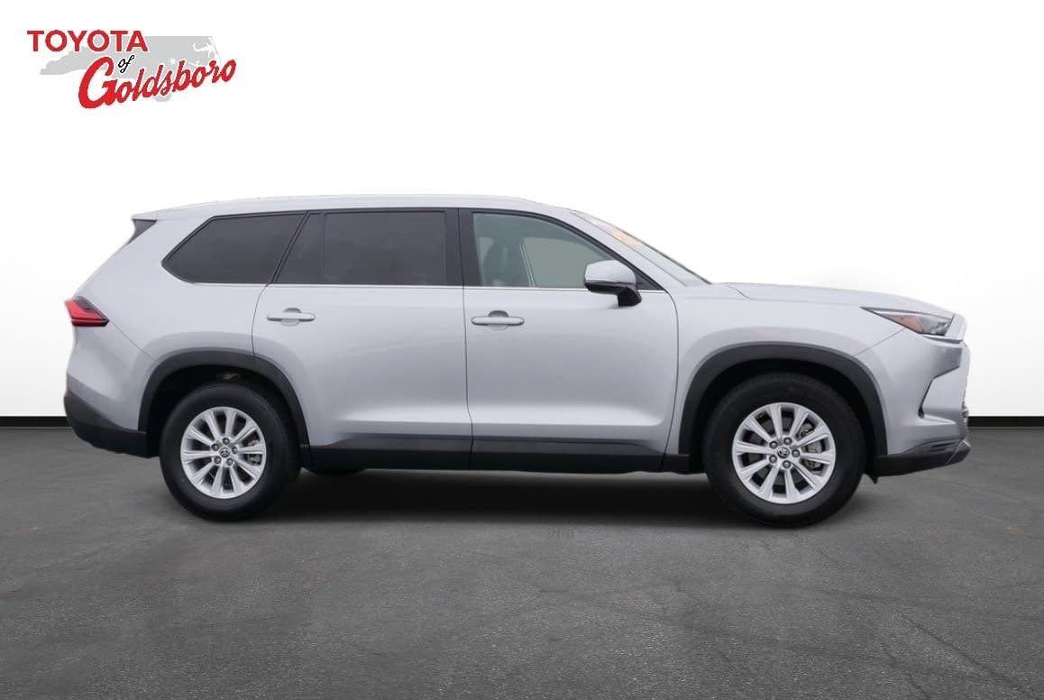 Used 2024 Toyota Grand Highlander XLE image 5