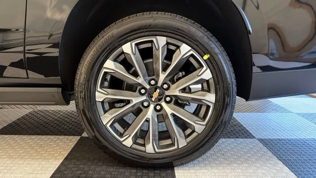 New 2026 Chevrolet Suburban High Country AWD/4WD image 12