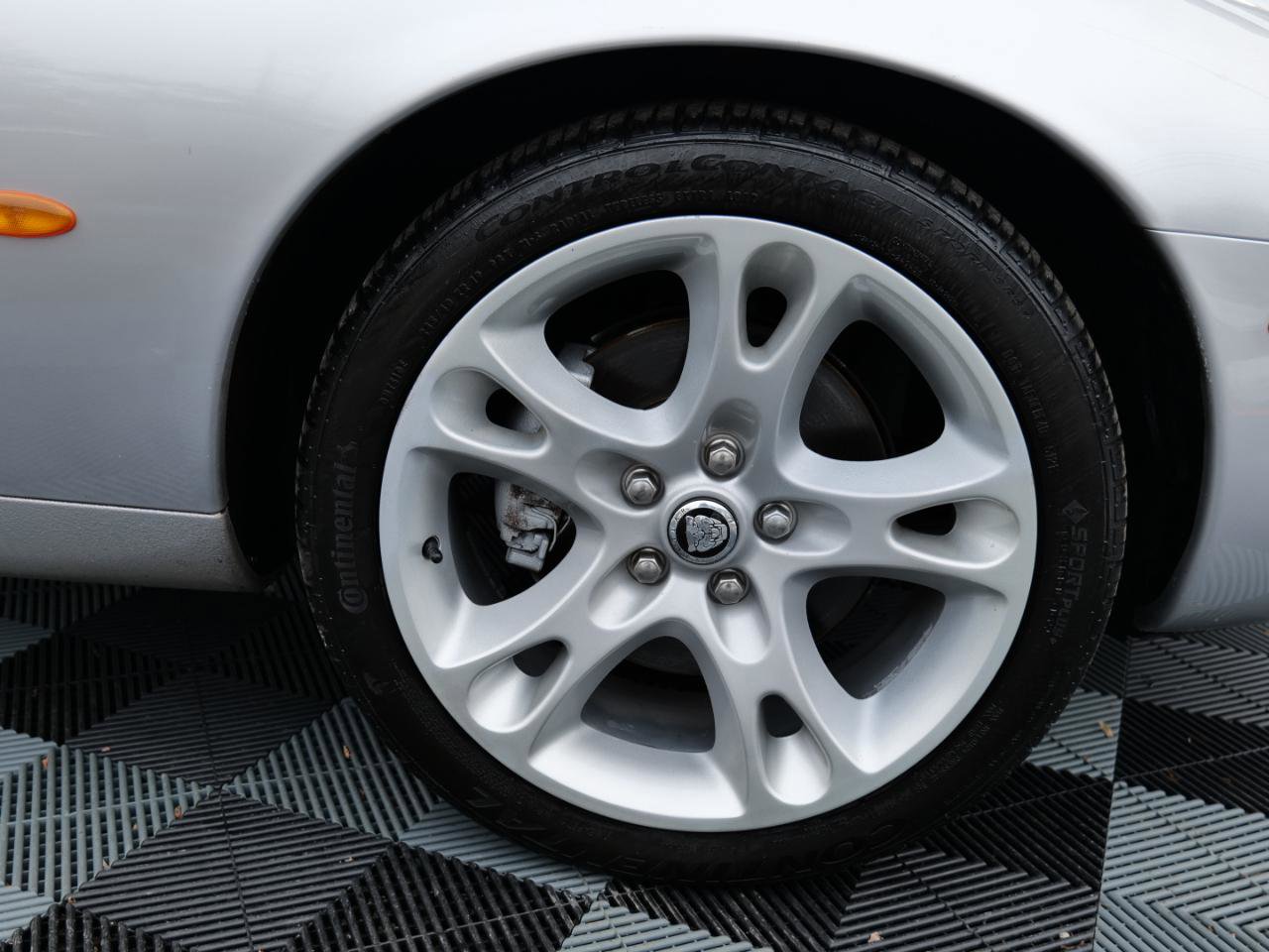 Used 2004 Jaguar XK8 Coupe image 81