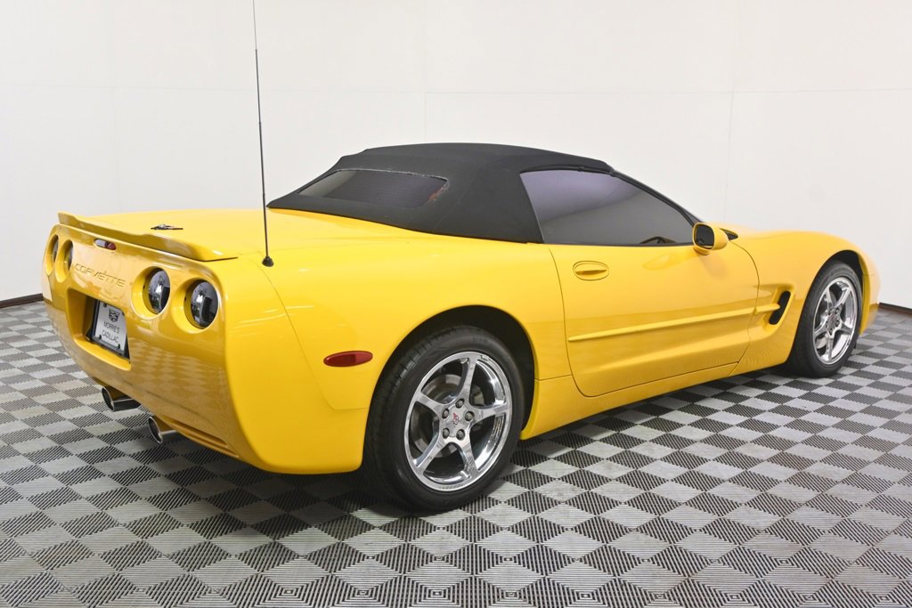 Used 2002 Chevrolet Corvette Convertible w/ Preferred Equipment Group2 image 7