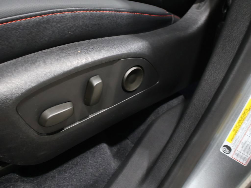 Used 2025 Chevrolet Traverse Z71 image 12