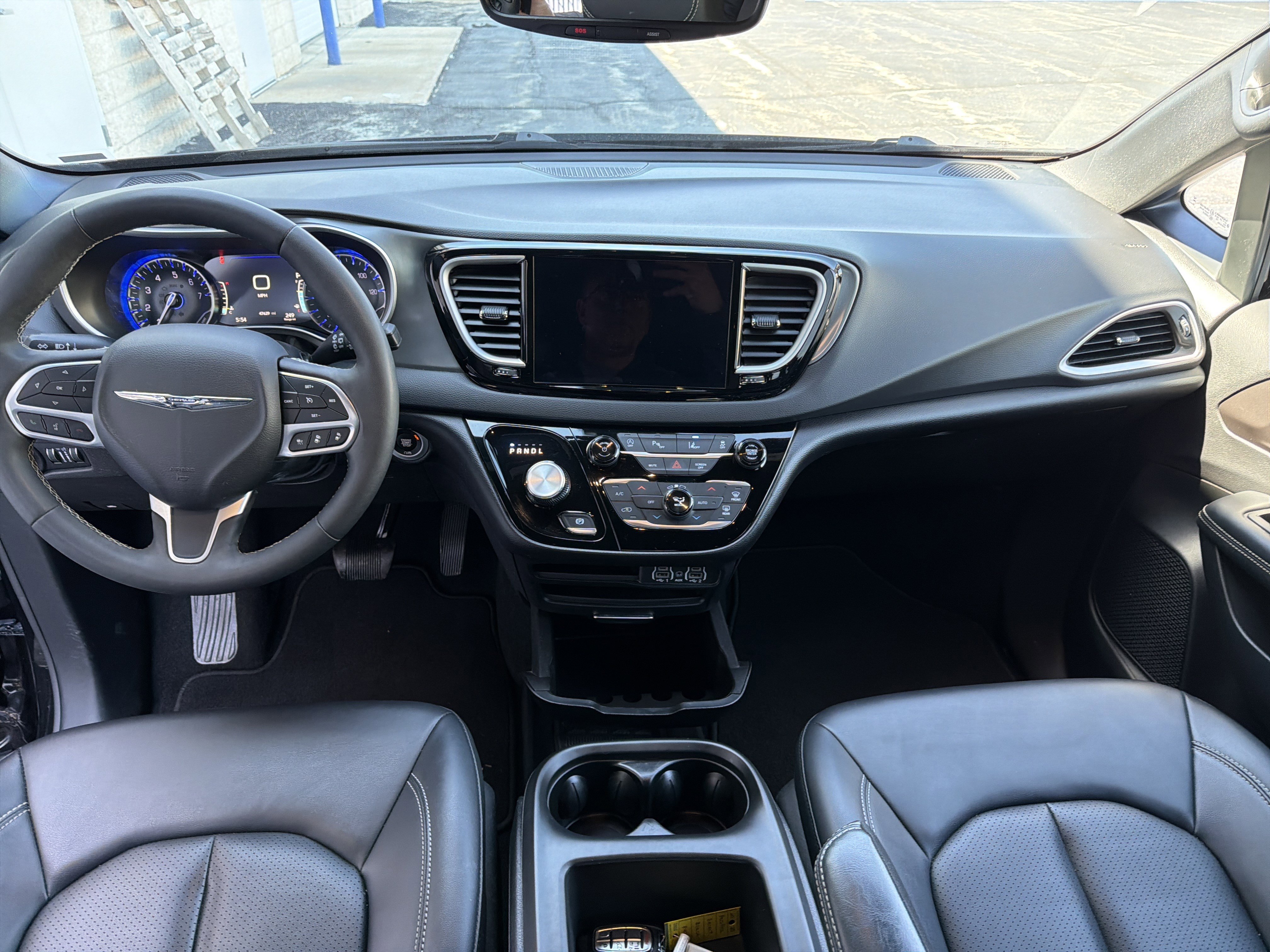 Used 2025 Chrysler Pacifica Select FWD image 31