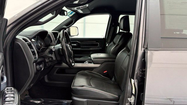Used 2022 RAM 3500 Laramie w/ Night Edition AWD/4WD image 11