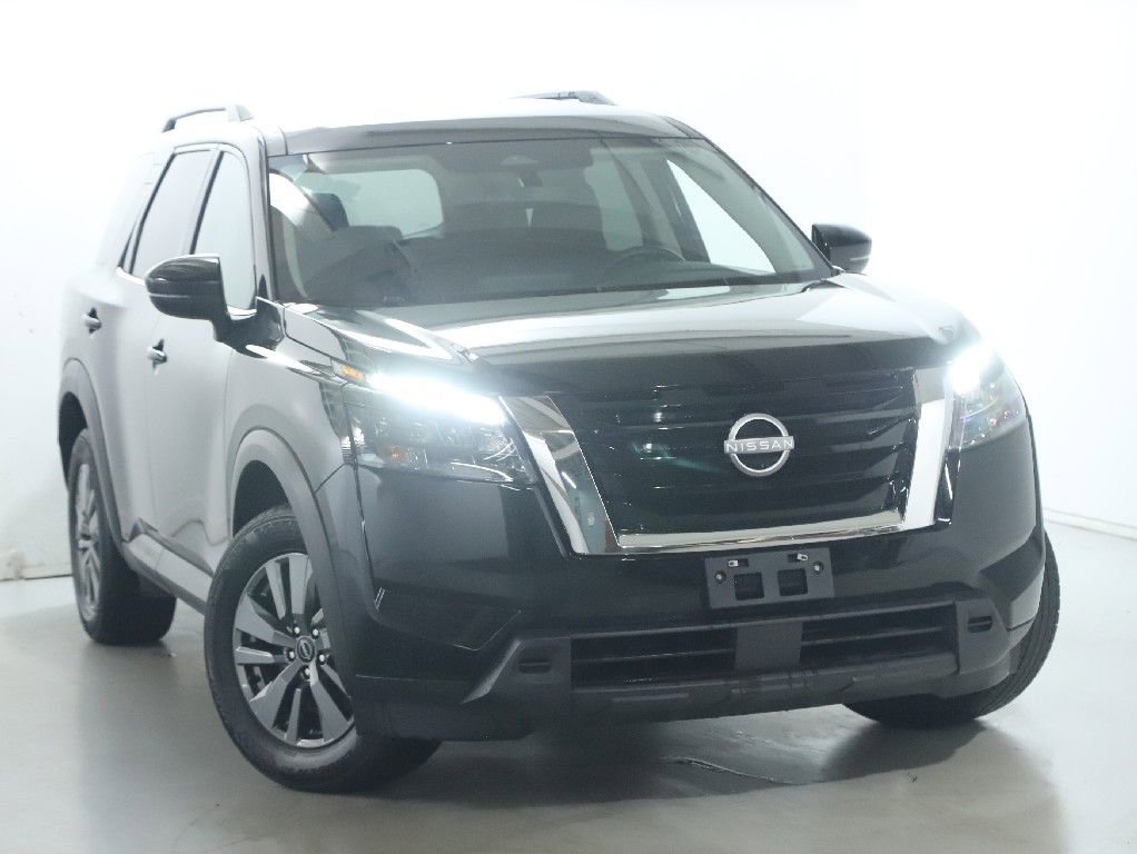 Certified 2025 Nissan Pathfinder SV AWD/4WD image 2