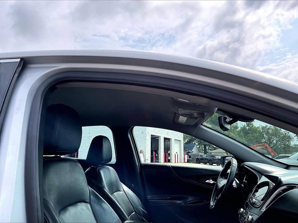 Used 2016 Chevrolet Malibu LT w/ Leather Package FWD image 23