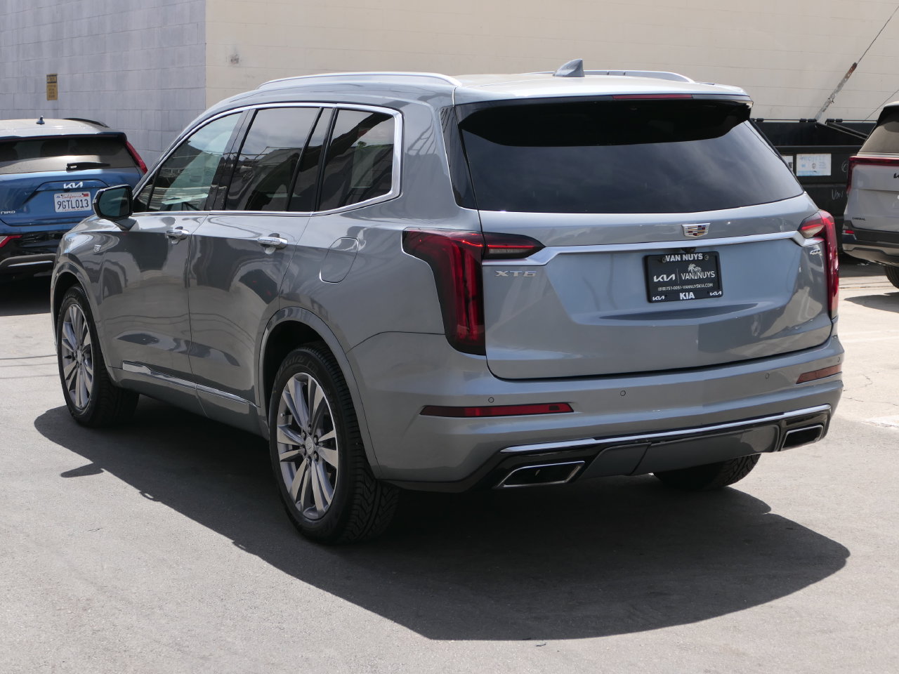 Used 2023 Cadillac XT6 Premium Luxury FWD image 6