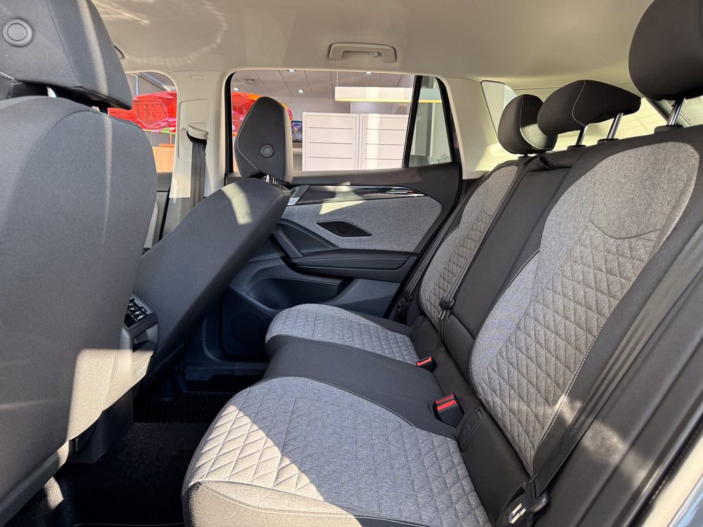 New 2026 Volkswagen Tiguan S image 4