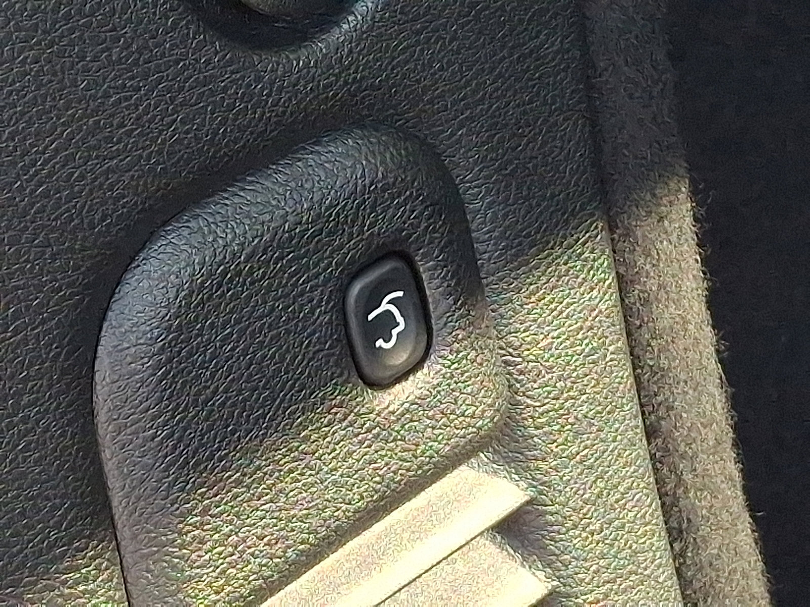 Used 2020 Dodge Durango GT image 32