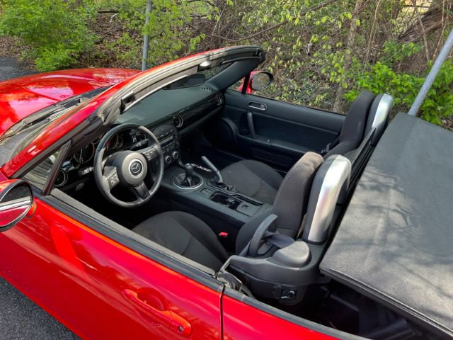Used 2014 MAZDA MX-5 Miata Sport w/ Convenience Package image 27