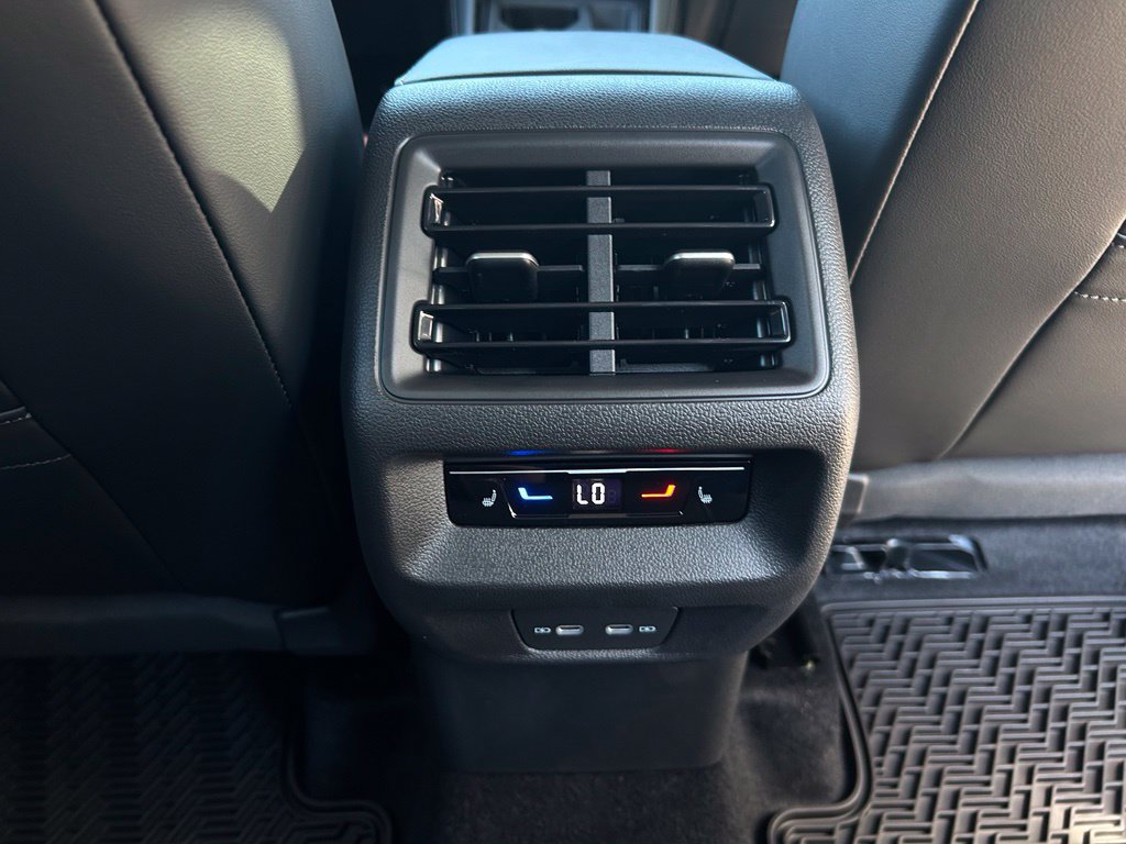 New 2027 Volkswagen Tiguan SEL R-Line AWD/4WD image 43