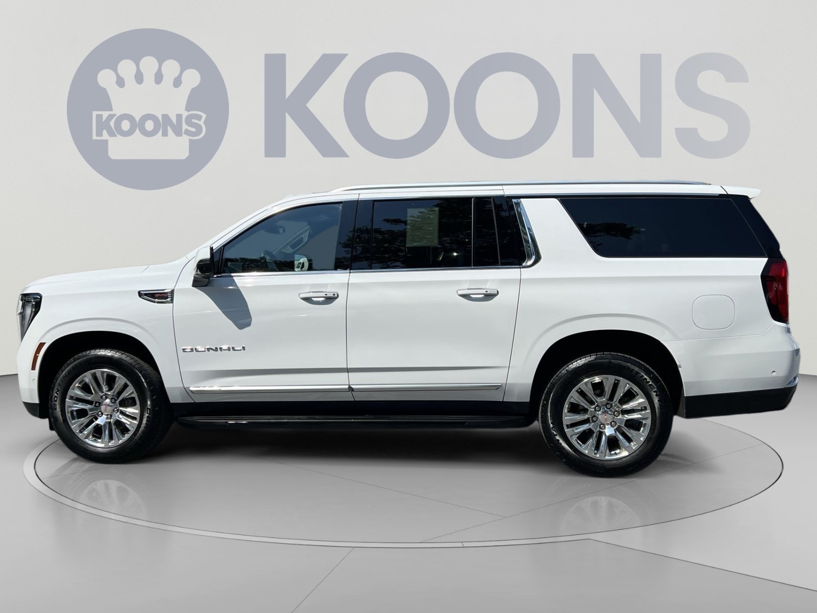 Used 2025 GMC Yukon XL Denali AWD/4WD image 7