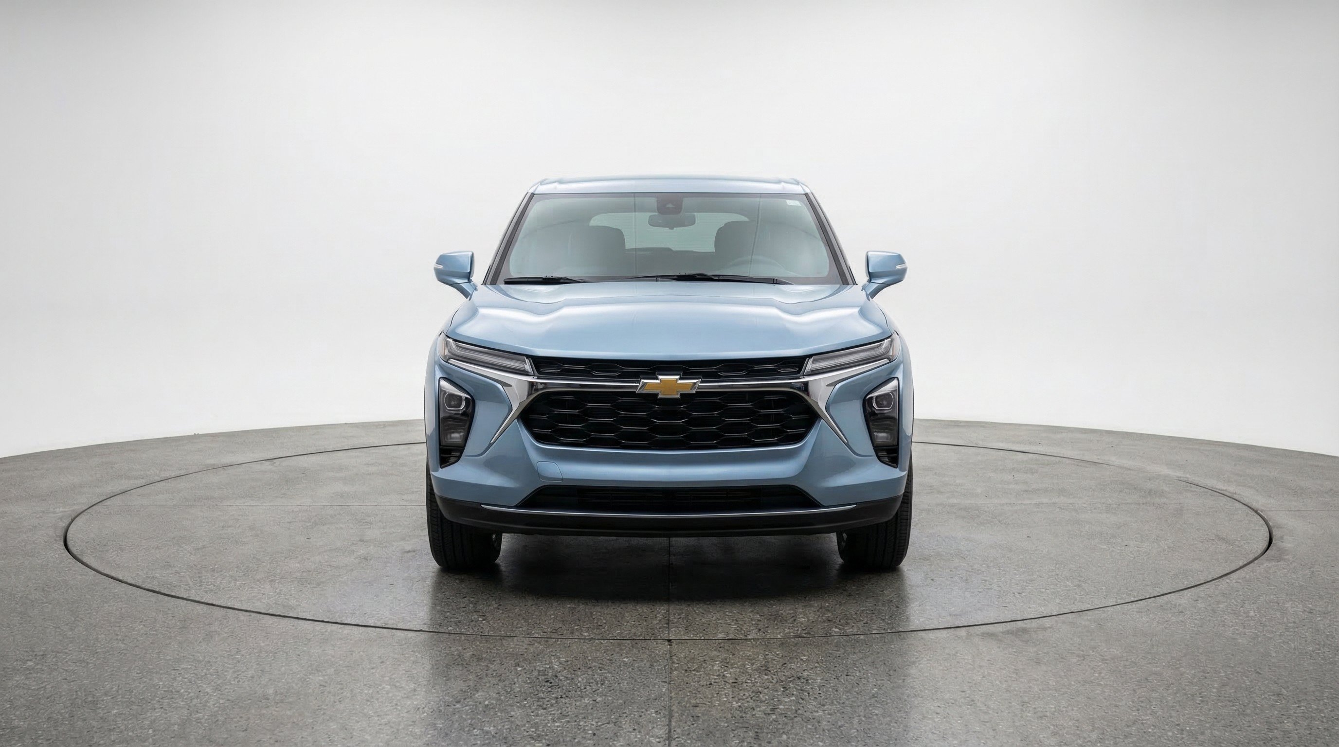 Used 2025 Chevrolet Blazer LT FWD image 2