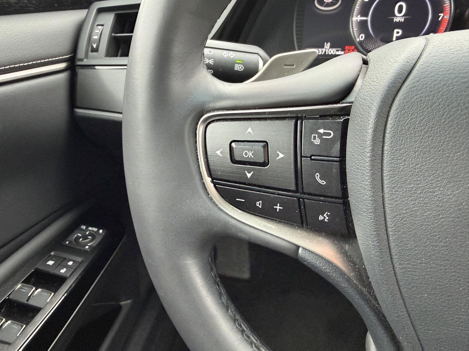 Used 2023 Lexus ES 350 w/ Premium Package image 16