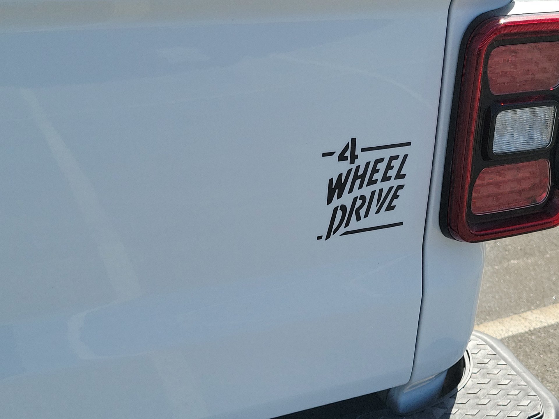 New 2026 Jeep Gladiator Sport AWD/4WD image 18