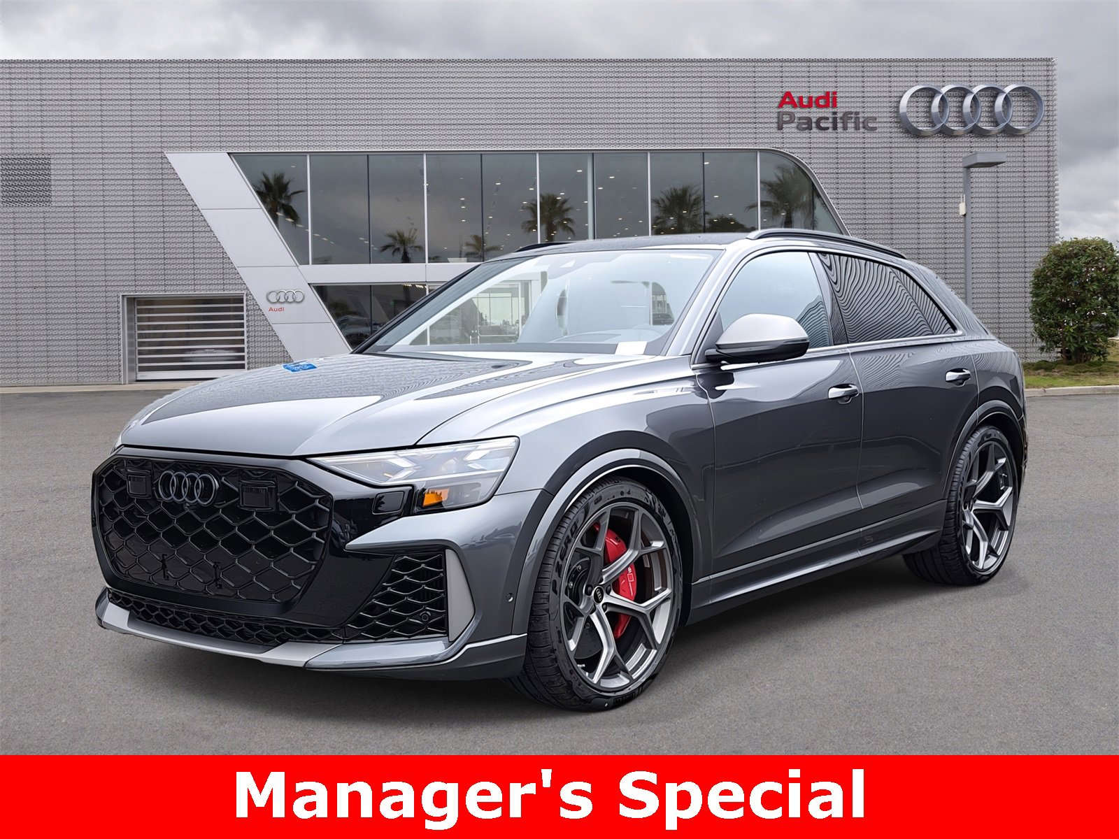 New 2025 Audi RS Q8 performance