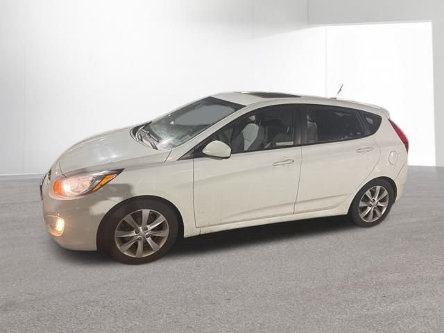 Used 2012 Hyundai Accent SE image 1