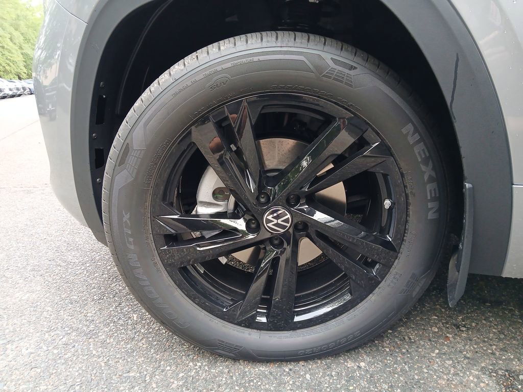 New 2026 Volkswagen Atlas Cross Sport SEL R-Line image 27