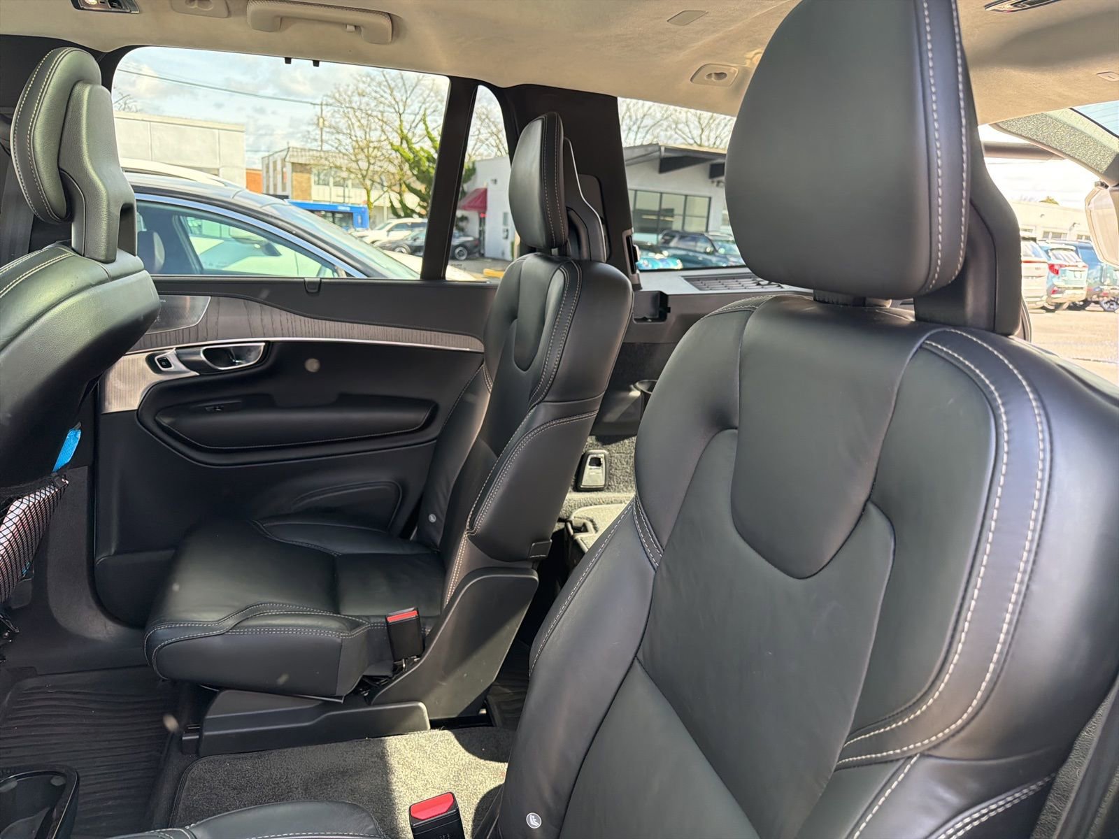 Used 2021 Volvo XC90 T8 Inscription w/ Lounge Package image 10