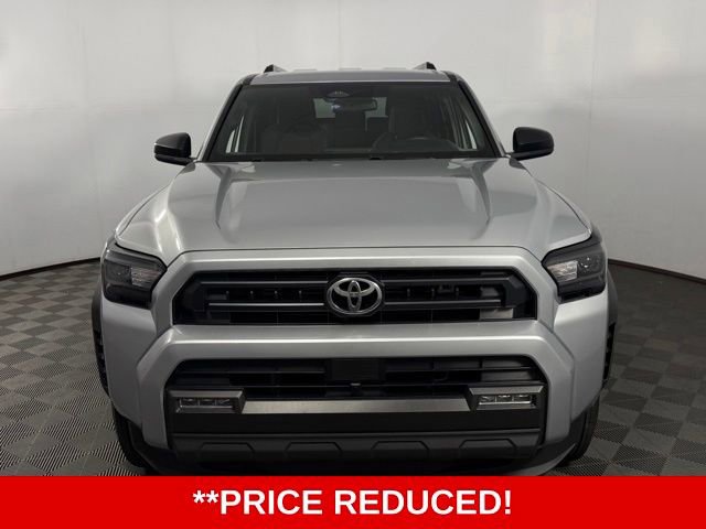 Used 2025 Toyota 4Runner SR5 AWD/4WD image 2