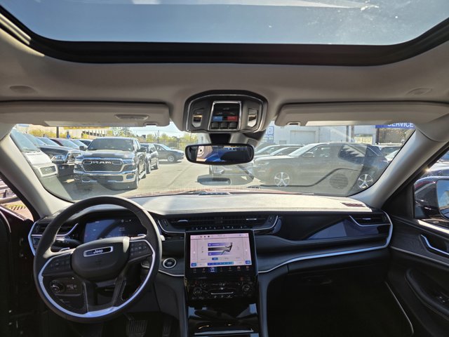 Used 2023 Jeep Grand Cherokee 4WD 4xe image 4