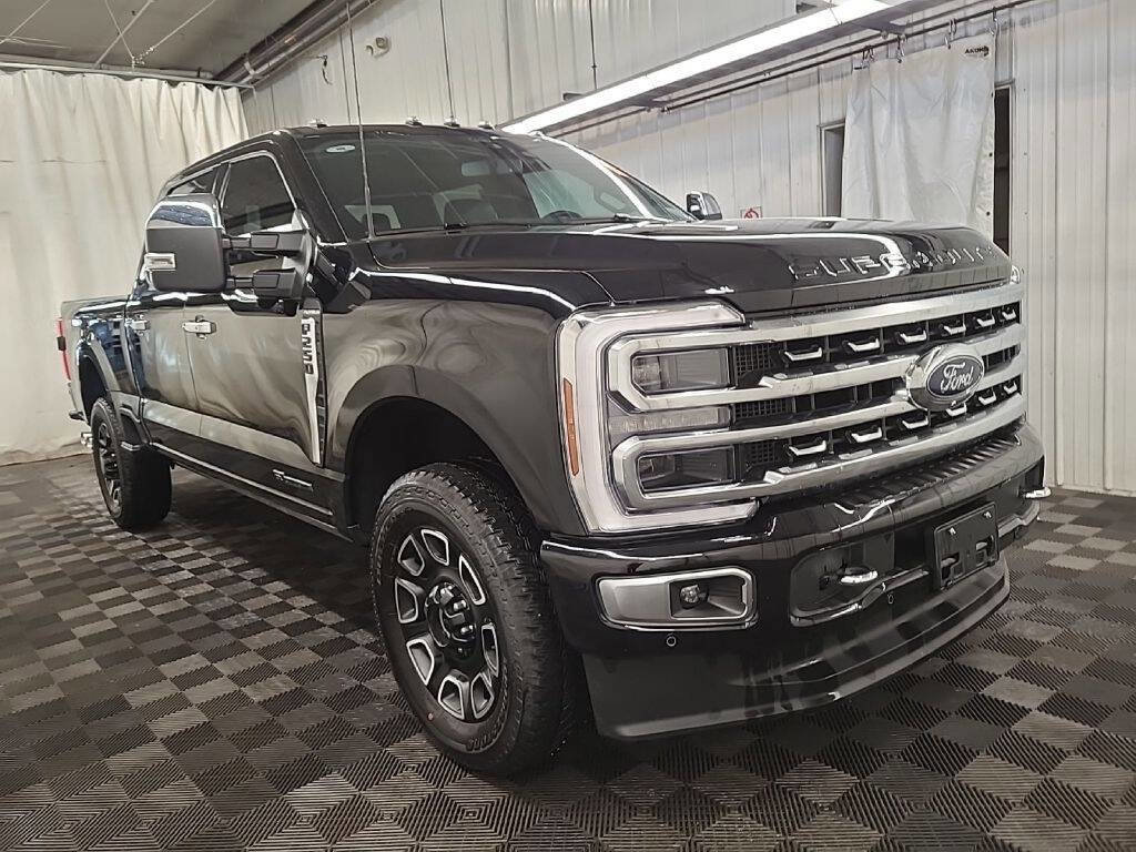 Used 2024 Ford F250 Platinum image 4