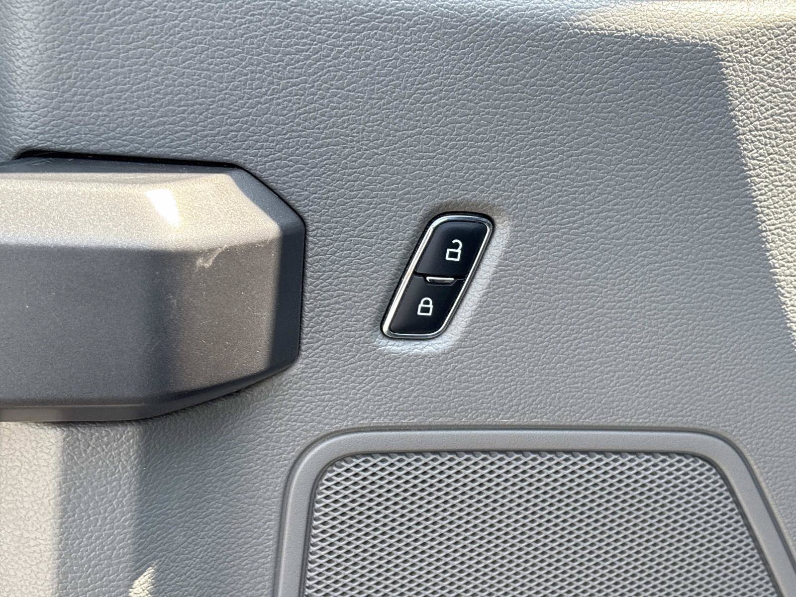 Used 2018 Ford F250 XLT AWD/4WD image 15