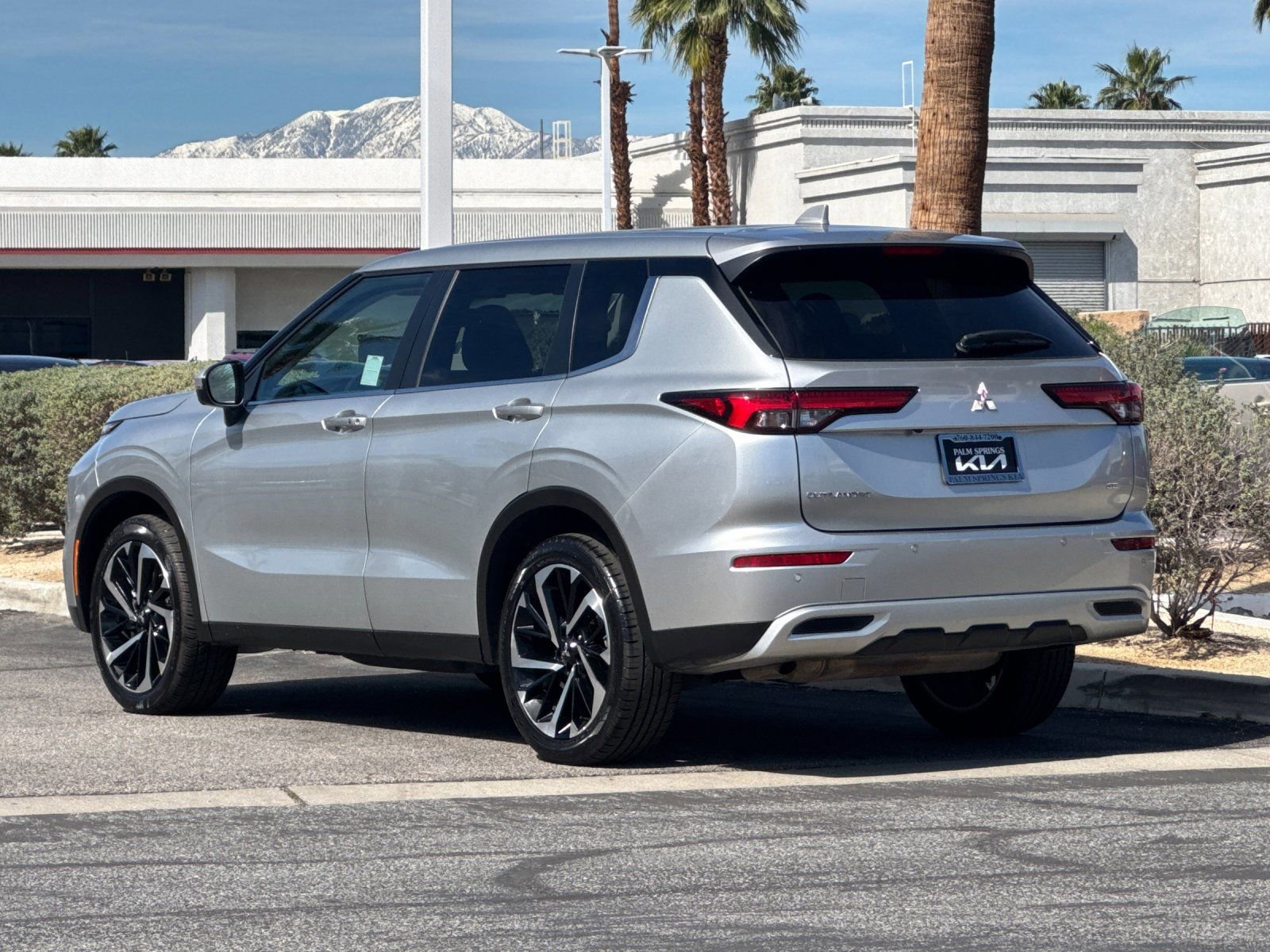 Used 2024 Mitsubishi Outlander SE FWD image 5