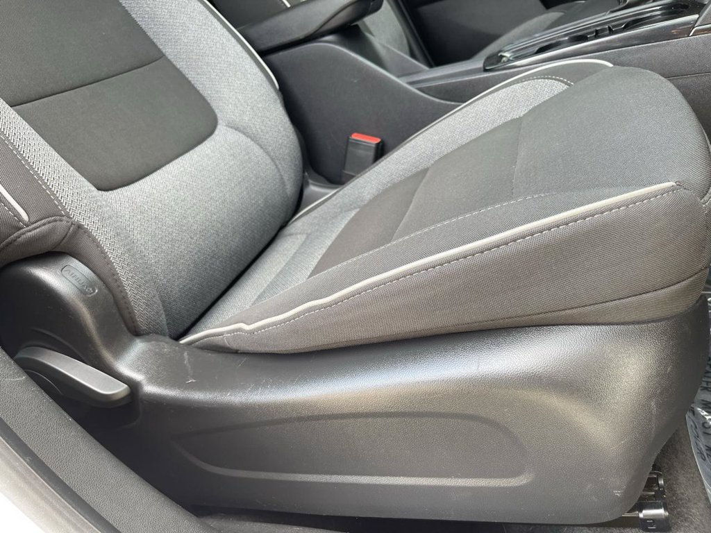 Used 2022 Chevrolet TrailBlazer LT w/ Convenience Package FWD image 43