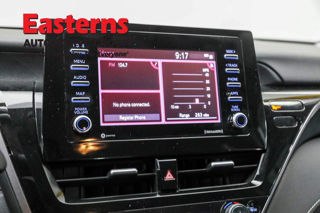 Used 2022 Toyota Camry SE image 18