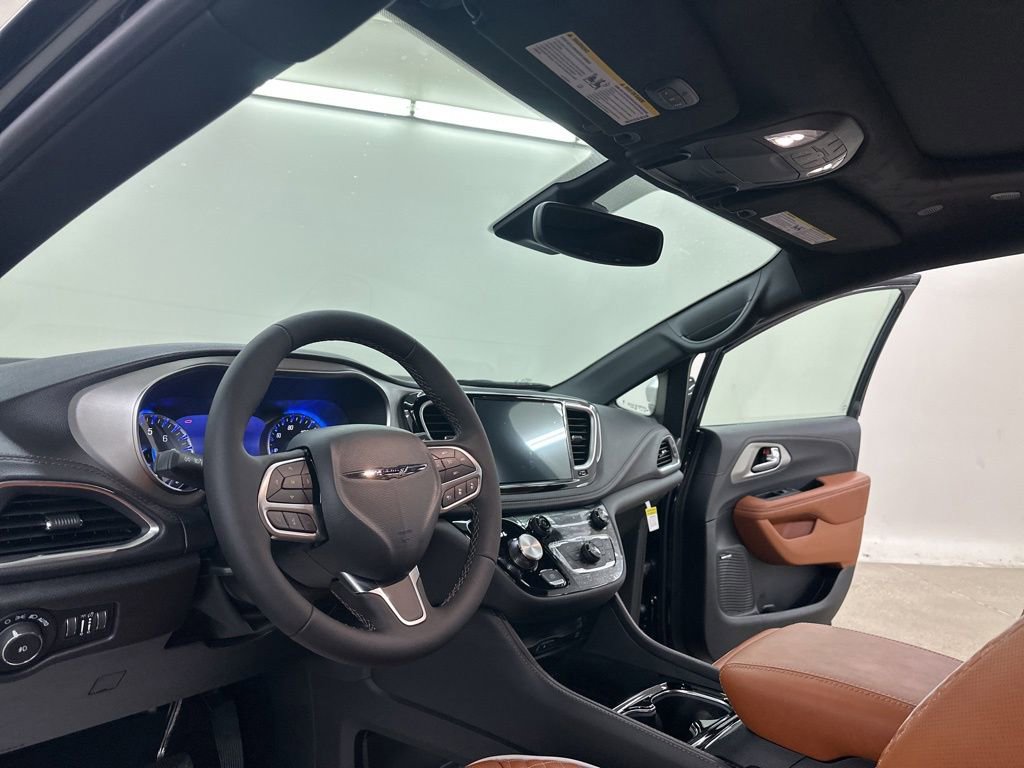 New 2026 Chrysler Pacifica Pinnacle image 28