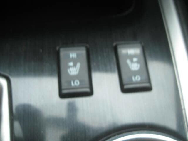 Used 2017 Nissan Pathfinder SV w/ SV Cold Weather Package image 30