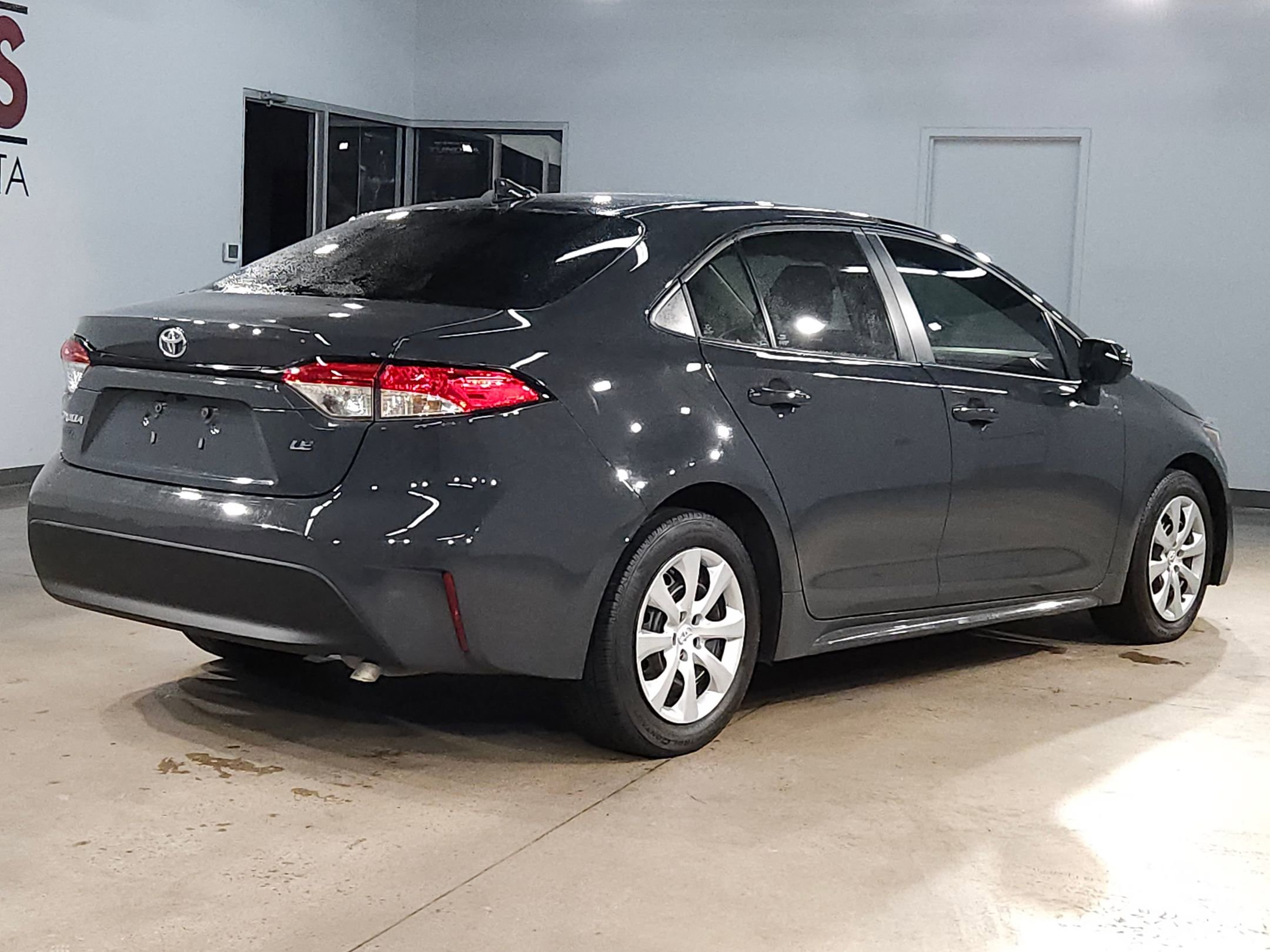 Used 2023 Toyota Corolla LE image 7