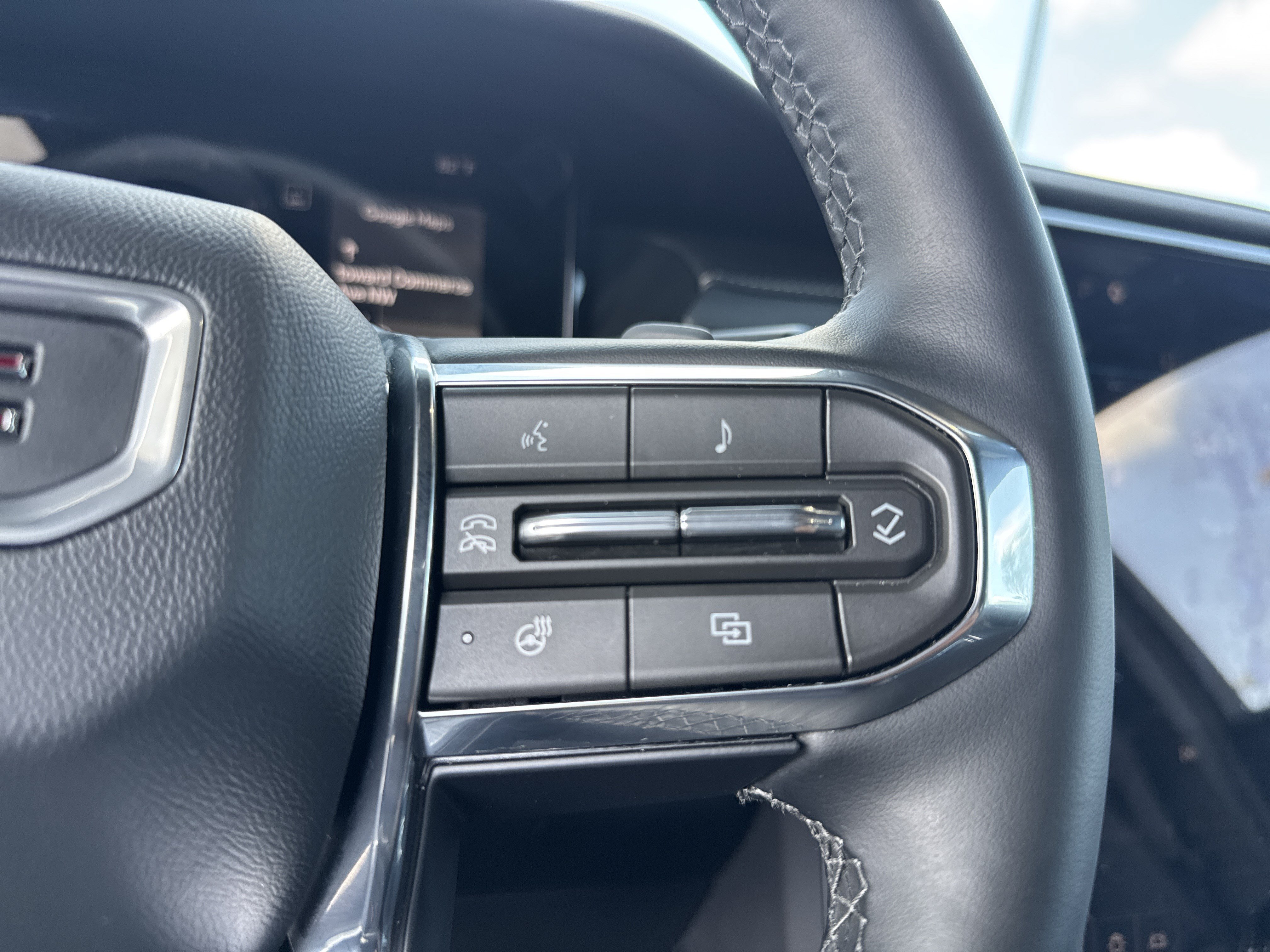 Used 2026 GMC Acadia Elevation w/ Elevation Premium Package FWD image 20
