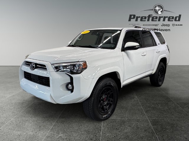 Used 2023 Toyota 4Runner SR5 Premium w/ Moonroof Package AWD/4WD image 11