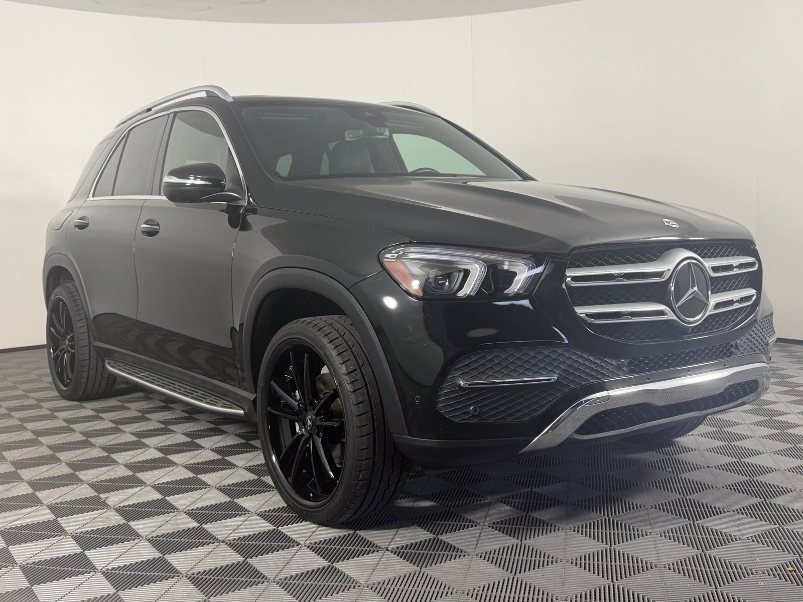 Used 2023 Mercedes-Benz GLE 350 w/ Premium Package image 1