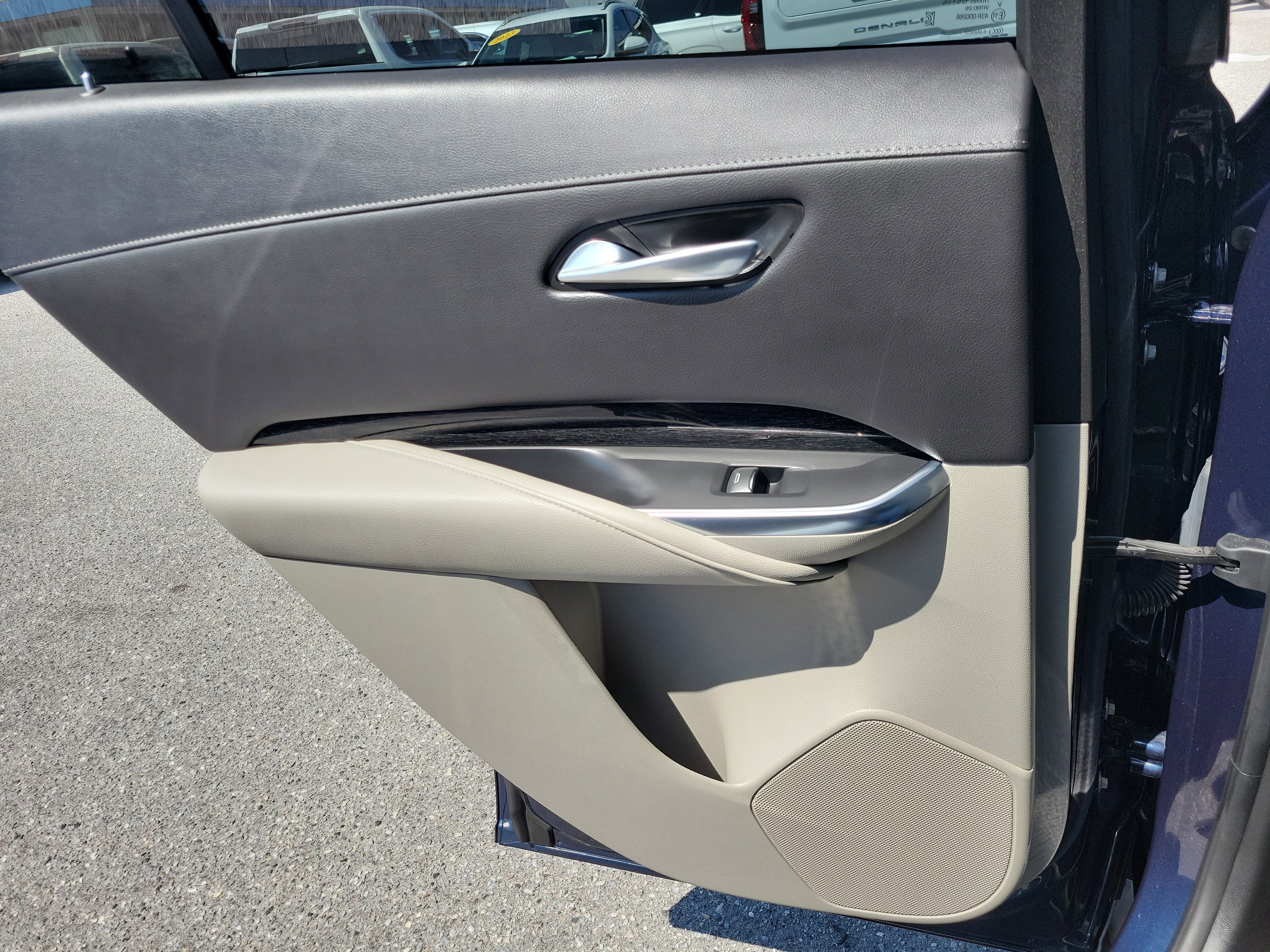 Certified 2022 Cadillac XT4 Premium Luxury w/ Technology Package image 16