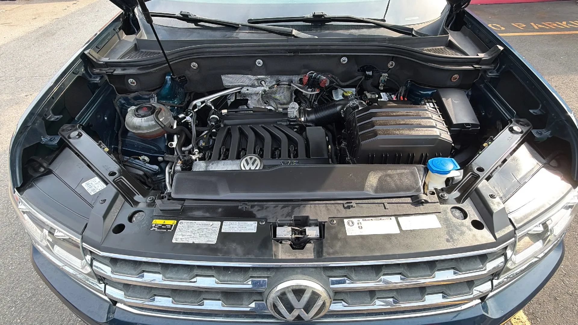 Used 2018 Volkswagen Atlas SEL Premium AWD/4WD image 24
