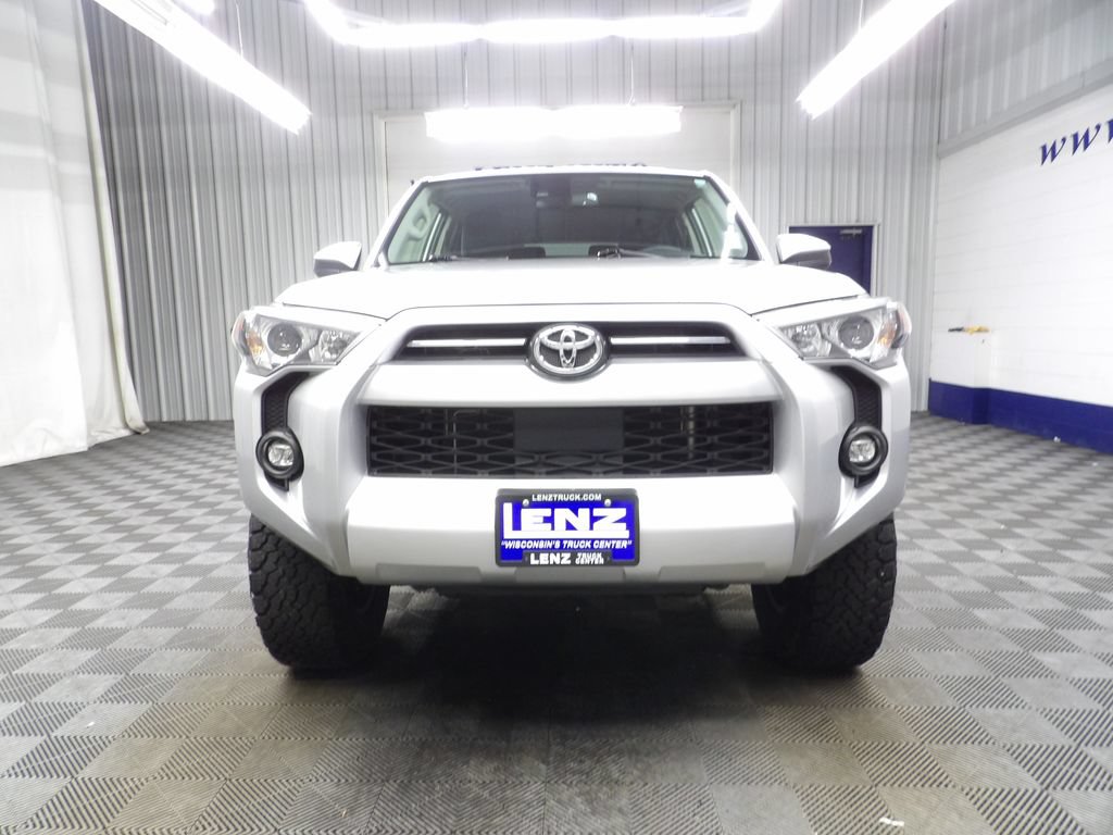 Used 2021 Toyota 4Runner SR5 AWD/4WD image 35