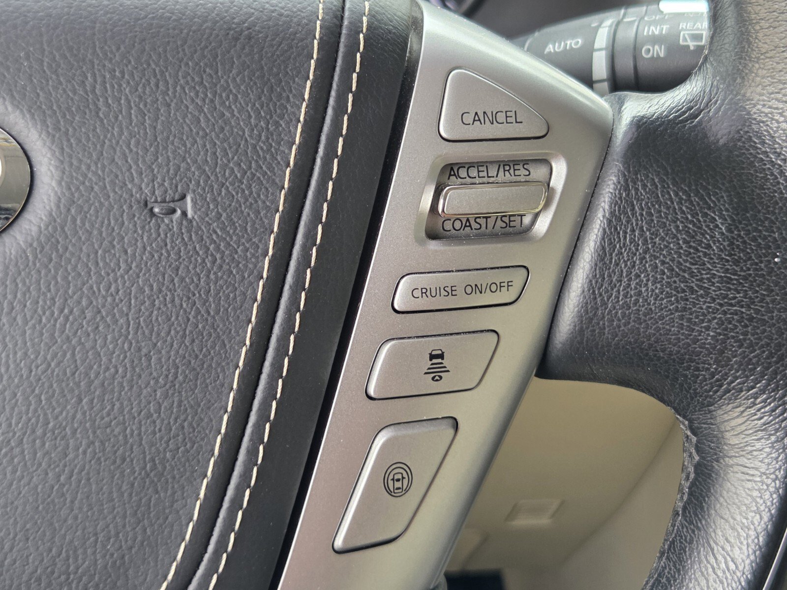 Used 2018 INFINITI QX80 4WD w/ Deluxe Technology Package image 29
