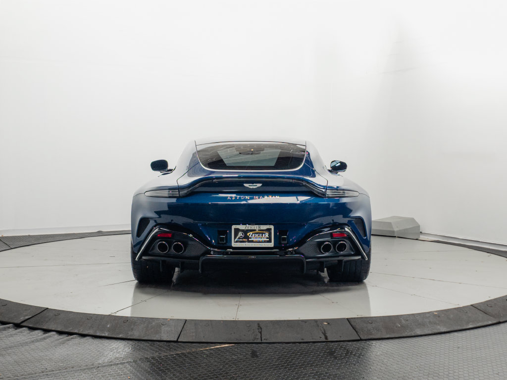Used 2025 Aston Martin V8 Vantage Coupe RWD image 31