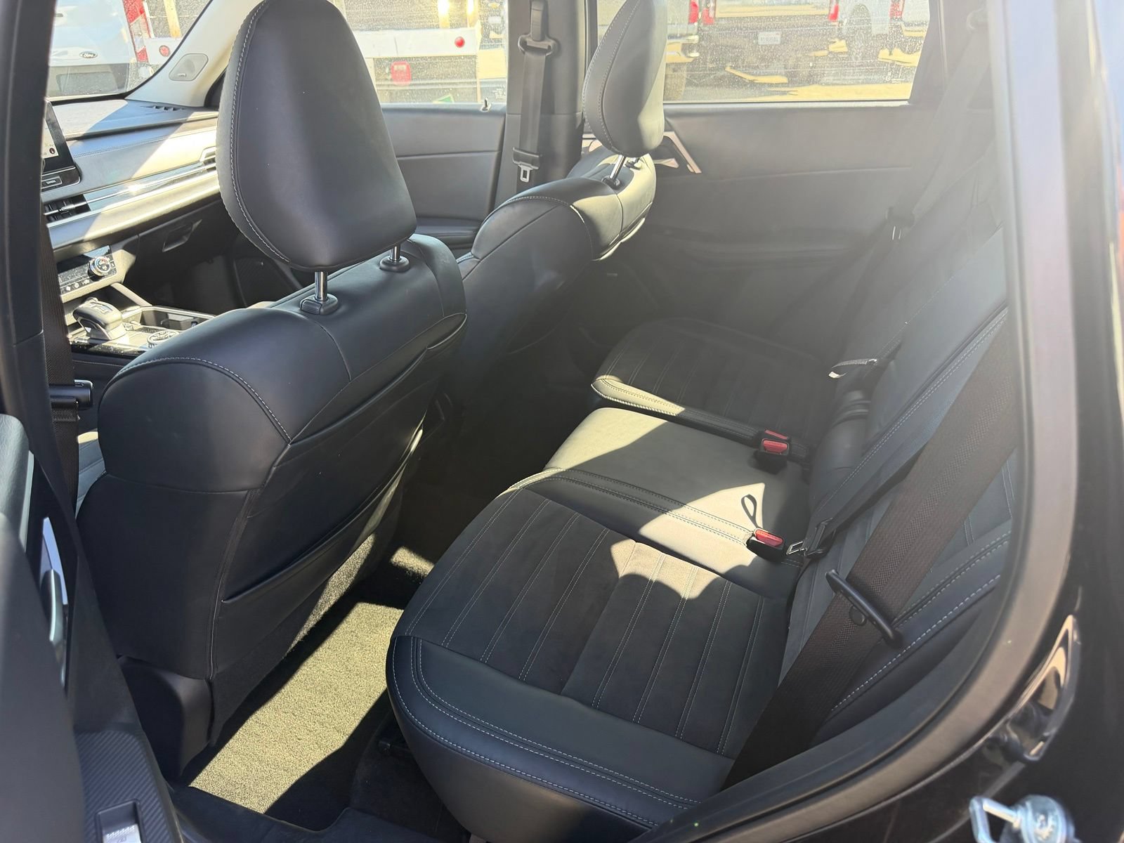 Used 2025 Mitsubishi Outlander SE FWD image 12